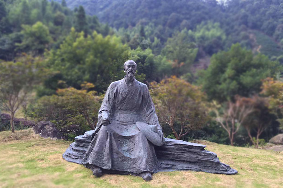 酈道元古代中國寫實鑄銅雕塑在山坡上