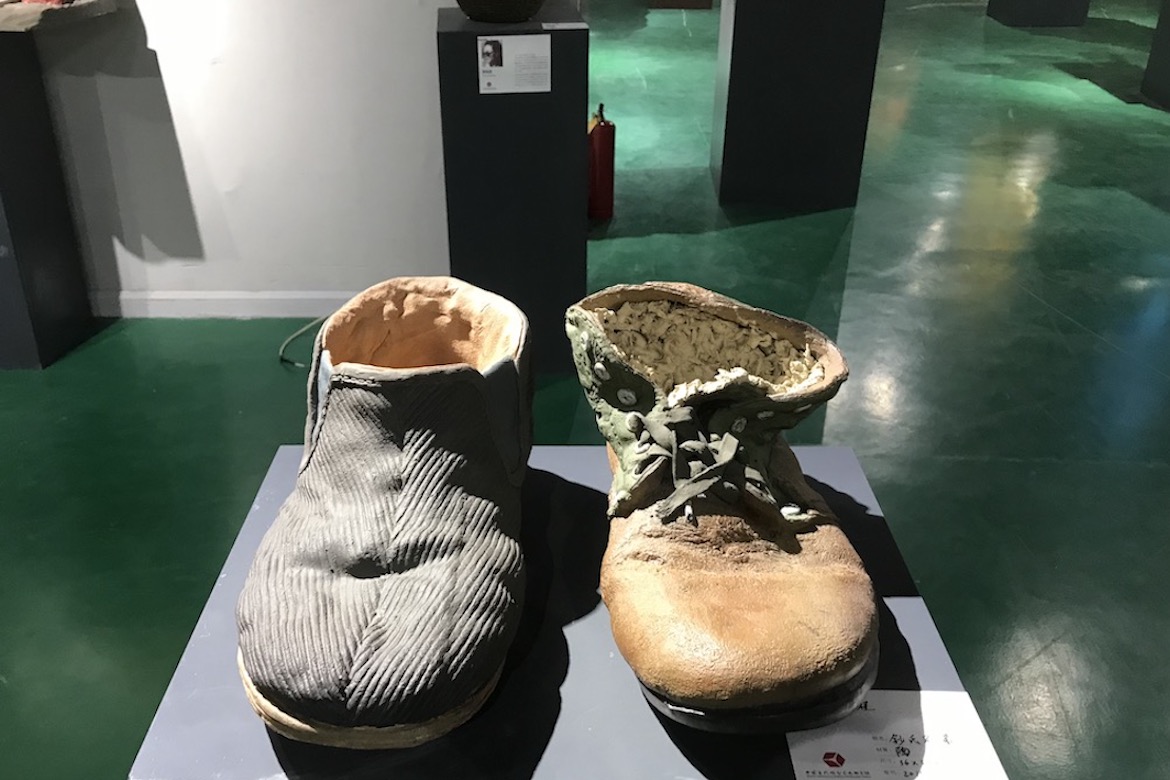 玻璃鋼仿真鞋雕塑